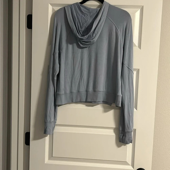 All in motion hoodie - Picture 4 of 7